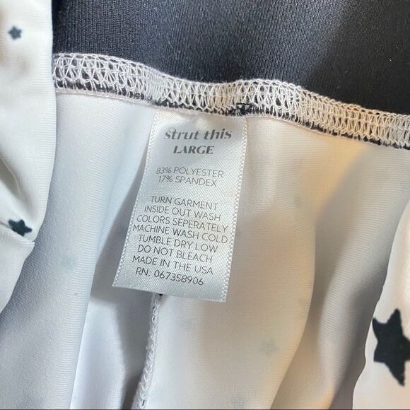 Strut This! “Teagan” White with Stars Leggings - Picture 5 of 5